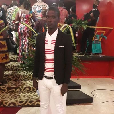 un enfant qu' on enseigne est un homme qu 'on gagne .l' ignorance est la nuit qui l'abîme