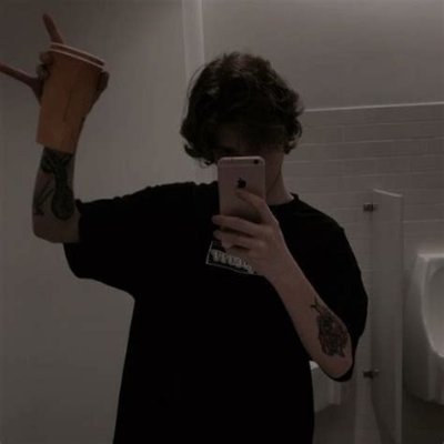ShxneYoo's profile picture. ⚫Hamburg
⚫just tryin to live my life
⚫just vibin~~
⚫listening to music

~Never really had luck, couldnt never figure out
  how to love.~