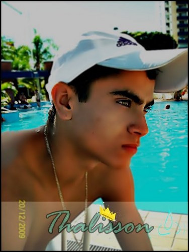 Thalisson Faria 17 anos . Deus . Familia . Amigos . msn - thalissonamgs@hotmail.com