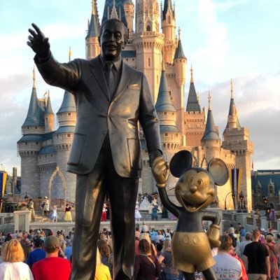 booklover812's profile picture.