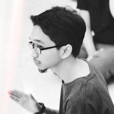 Self claim designer who writes code on javascript & swift. Practicing minimalism