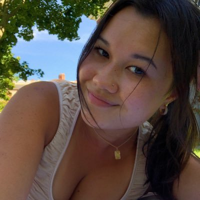 emily322rose's profile picture. 