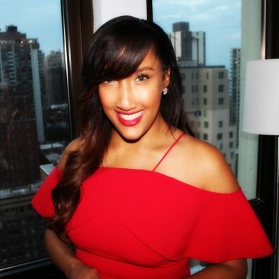 Producer & host of La Chica Deportes
Content Creation - MC - Panelist