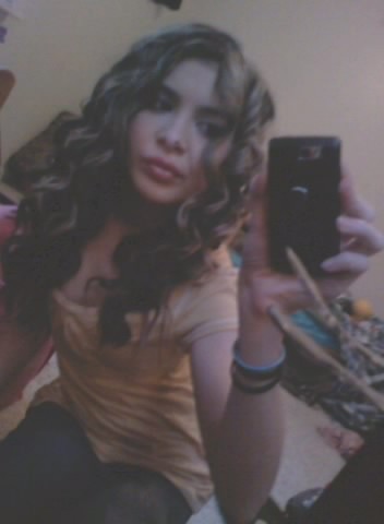 AZGirl42311's profile picture. Welll, Im star and I love my friends&&to tweet && text!