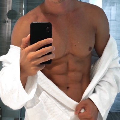 MadSexMorbo's profile picture. De rodillas para mamar y en 4 para deslechar.