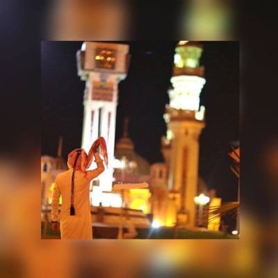 خلف الصمت الطويل،
وخلف الغياب الطويل،
رسالہ من القلب مُغلفہ بالورد🌹
ممزوجہ ب الحُب والاشتياق♥️
عنوانها «اشتقت لكم»!