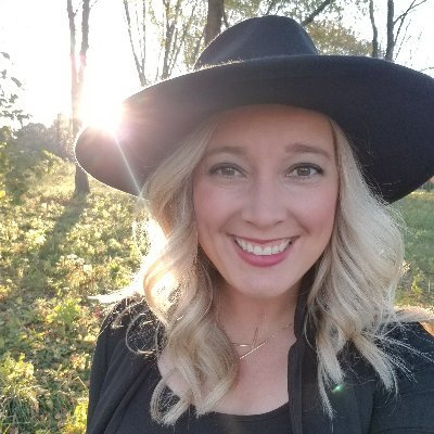 mother, wife, idea hunter, with a passion for seeking out new ideas & positively impacting the world around me. strong believer in the power of #roomtobreathe