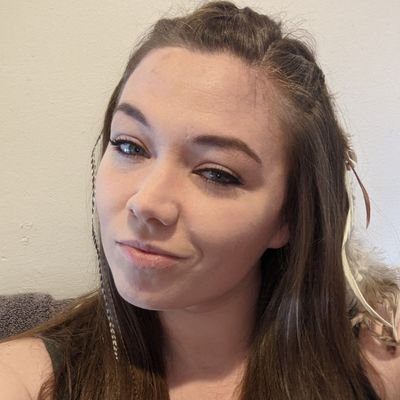 thezombiebabe's profile picture. taken 💍 streamer 🎮 dog mom 🐾 snowboarder ❄️ rock climber 🧗‍♀️ hopeless romantic 🌹 unapologetic flirt ❤️ traveler ✈️ Free spirit 🕊️