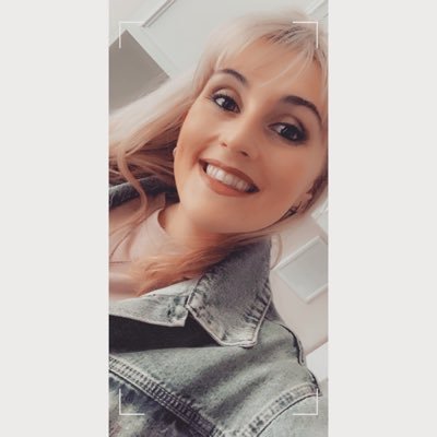 Ohamywells's profile picture. I drink wine and chat shit. I have a love for Pasta & Salted Caramel Kit Kat Chunky’s that nobody can come between and that friends explains the thick thighs