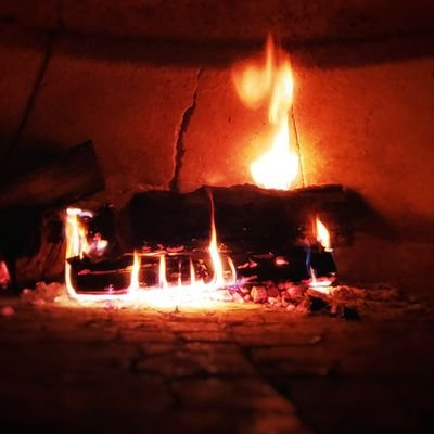 Celebrating 16 Years! Wood fired pizza, Italian cuisine. Est. 2004 & family owned, come enjoy our relaxed atmosphere & cold beer on tap from Defiance Brewery.