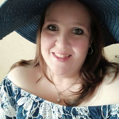 MissAdryTopete's profile picture. Maestra bilingüe