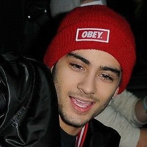 otbhoIIand's profile picture. follow @retrohoIIand | she/her ˖ ☽ ° .