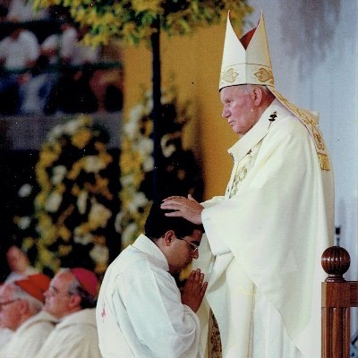 Párroco de la Trinidad @latrinidadp,Vicepresidente en Obra Pía Stma. Trinidad @OPSTCordoba, Canónigo de la S.I.C. de Córdoba @CabildoCordoba