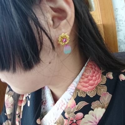 Castello_Viola's profile picture. お茶／映画／着物／ロリィタ／スチームパンク／簪／薔薇／桜。