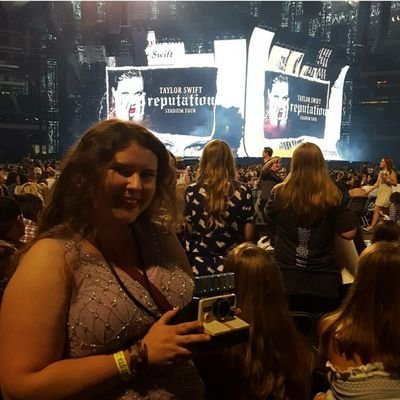 Swiftie since 2006, 1989 Tour London-Hyde Park, rep Tour Foxboro & Arlington, Eras Tour Glendale & Foxborough. Also a huge Kesha Animal. Trans rights. 34she/her