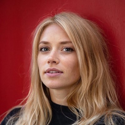 LeaDeleauOff's profile picture. 