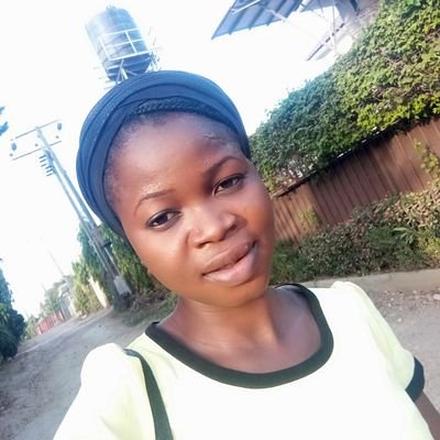 OyinadeStiches's profile picture. singing