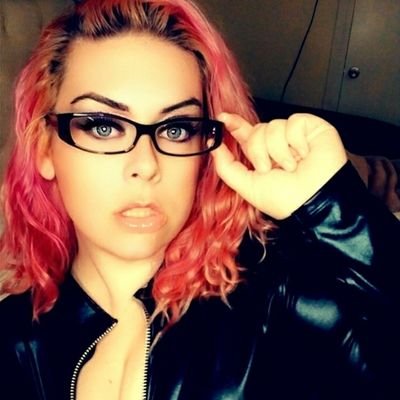 Custom content creator xoxo Naughty housewife 👅 Cum see what I do when my husband isnt home 🥵💋 IFASW!!!!!!!!
