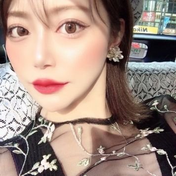 ビンボーな母子家庭育ち(´•ω•̥`)⇒介護職に就くもブラックすぎて欝病になり退職⇒スーパーでレジ打ち⇒今の現状を変えたいと思い、ネットビジネスに出会う⇒3ヵ月で月収100万円達成💕
時間とお金が自由になって毎日幸せに💕
私の様に現状を変えたいと思っている人を無料でサポートしてます💪