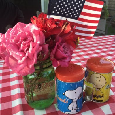 macnbloom's profile picture. 