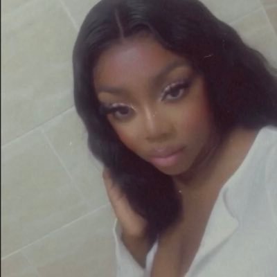 zoecencia's profile picture. SC: Zoe.cencia IG: @ciaesthetics