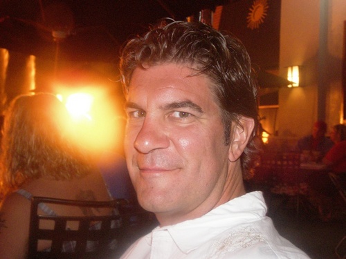 AllAmerHangout's profile picture. Father of 3 Daughters, Entrepreneur w/Mission to Create a Safe- Controlled Venue for Teens-Families w/in a Retro Restaurant & Interactive Entertainment Setting