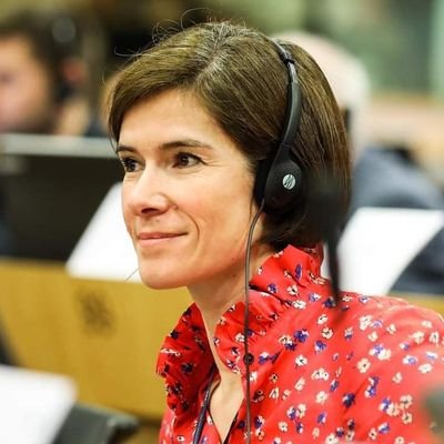 vanessachar's profile picture. 