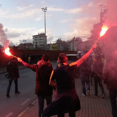 Zrsryy's profile picture. 💛💙🇹🇷💙💛 Gazi Mustafa Kemal ATATÜRK! Kpt.Plt., FB SK Kongre üyesi, HAVACI FENERBAHÇELİLER KURUCUSU.(Takip / fav / retweet = asla beğeni değildir)