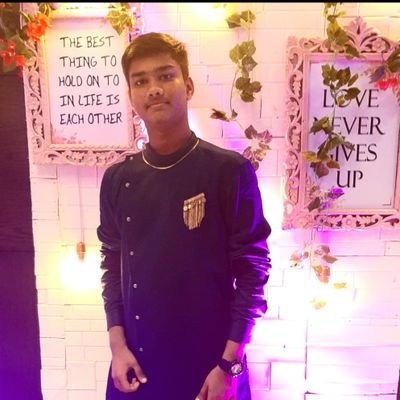 YashVor55100049's profile picture. ❤