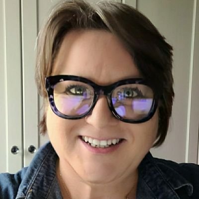 loobeyloobey's profile picture. Mainly cats. You probably shouldn't follow me. I never go anywhere. Dysgwyr Cymraeg. Views own etc.