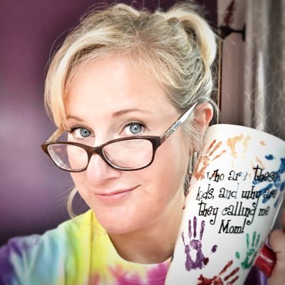 Daizylu_Diaries's profile picture. I share my views on family experiences, products and what it’s like to be an over 40 mom with one kid in his 20’s and two others under 10.