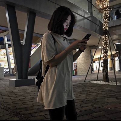 7sHJl9apyhylKhc's profile picture. 高中美眉🔞