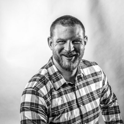 Loving husband, proud dad, BJJ practitioner, dog lover, photographer