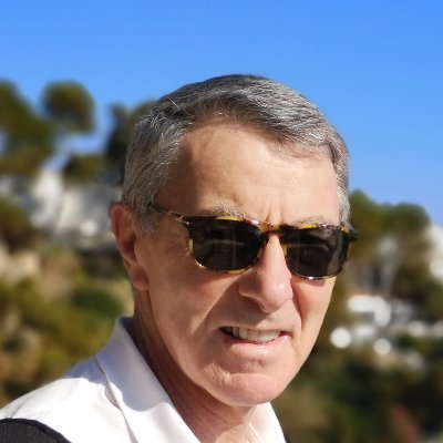 Presque toute ma vie investi dans le rugby à XIII, joueur Elite, Entraîneur, Cadre d'Etat, Directeur Technique National , et peut être élu fédéral un jour