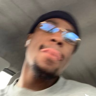 James__001's profile picture. 