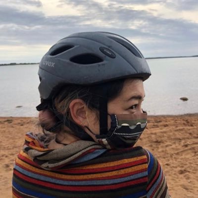 French teacher, Musician, Cyclist, Cat mom. she/her.