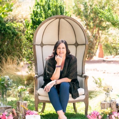 Revolutionizing the way leaders lead & guiding companies as they redefine happiness in the workplace. 💎 Reiki Healer 💎 CPA 💎 Human Design Expert