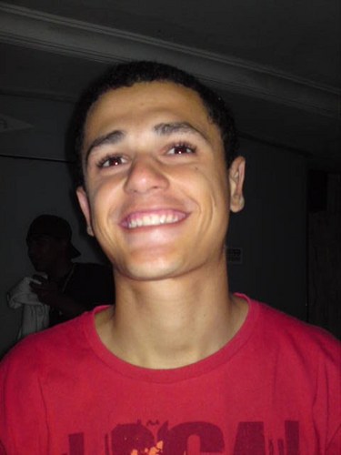 E nos momentos de aflição só ela escuta as batidas do meus coração, e nos momentos de dor é onde eu dedico meu amor, pra ela (Moisés Oliveira)