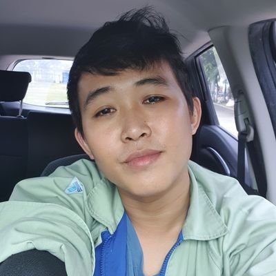 MomentThird's profile picture. 