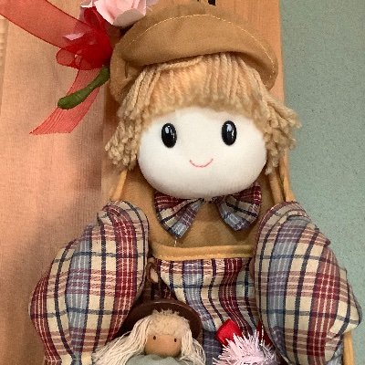 健康の為に毎週、夫と赤城山や近くの山を歩いています。
趣味はパンを焼いたりお菓子を作ったり小さな菜園で好きな野菜を栽培する事。芝生も。
巻き爪、外反母趾、右膝の変形と半月板損傷が有ります。介護予防の為のピンシャン元気体操も仲間達と楽しくやってますよ。77歳です