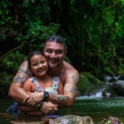 Voz Líder de @lostresocho y banda musical @ldsoficial! Asesor de Seguros de Suramericana! Hincha del Club Atlético Nacional!