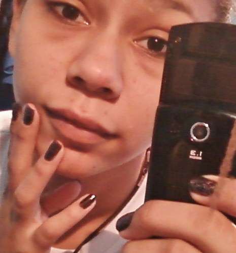 _keeillah's profile picture. Ela que vive com a cabeça na lua, com música no ouvido e coração na boca ...