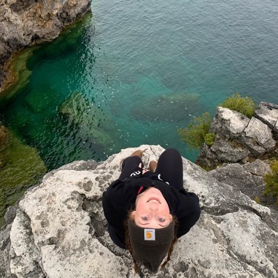 _skardz's profile picture. 24. Graphic Designer.