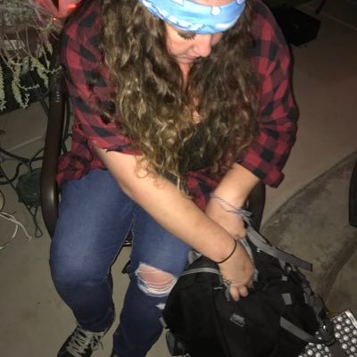 iwelcomereality's profile picture. talk about yourself less