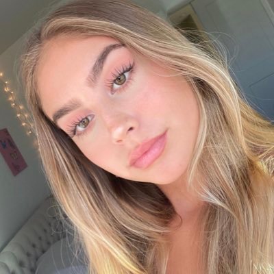 maddiekristenn's profile picture. 19 ;)