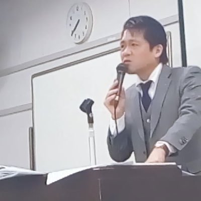 銀座で風俗営業許可専門の行政書士事務所を経営してます。 「申請件数、渡辺先生が断トツ一番だよ！」とか・・・ 走ったり泳いだりチャリったり、テニスは硬軟式、空手、ヨット、トライアスロン、フルマラソン、猫とまったり還暦の房総人。 風営申請は銀座、赤坂、歌舞伎町、六本木、埼玉、神奈川、千葉・・・全関東網羅。 全国対応可。