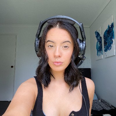 Hiya! I'm Paige and I am new to twitch! I live in Victoria, Australia and I am 17 years old. I love playing Minecraft, Among us and Fortnite.