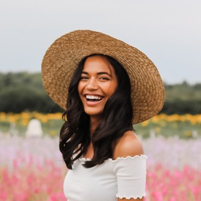 I’m Nesha, and I teach stressed solopreneurs how to organize and simplify their business. FREE masterclass: https://t.co/wPRGcEPN7C