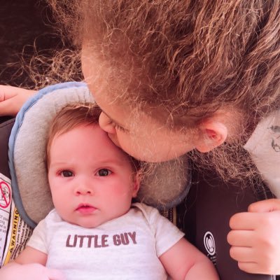 grande en consejo, y magnífico en hechos; porque tus ojos están abiertos sobre todos los caminos de los hijos de los hombres, para dar a cada uno según sus cami