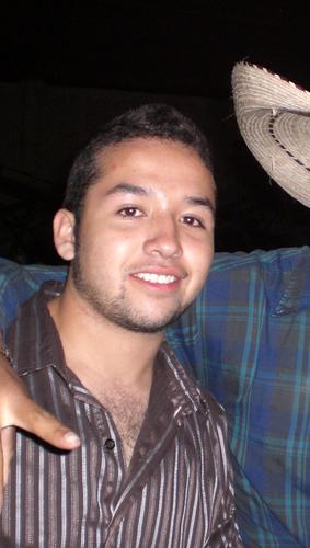 soy buena onda fiestero me gusta pasarmela chingon y no me importa lo q digan los demas